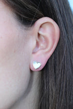 Load image into Gallery viewer, 14K Yellow Gold Mother of Pearl Heart Studs
