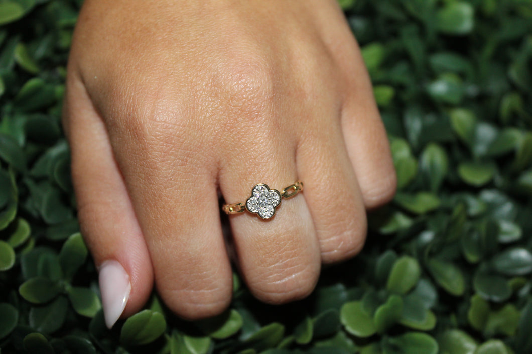 14K Yellow Gold Diamond Clover Chain Ring