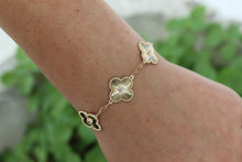 Load image into Gallery viewer, 14K Yellow Gold Diamond Fluted Clover Large Bracelet
