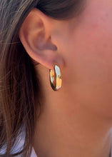 Load image into Gallery viewer, 14K Yellow Gold 15mm Tube Hoops
